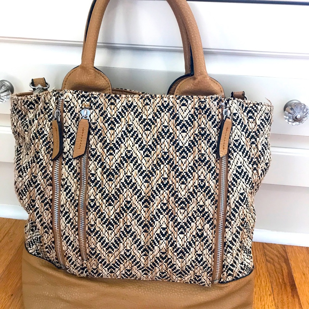 Tote bag